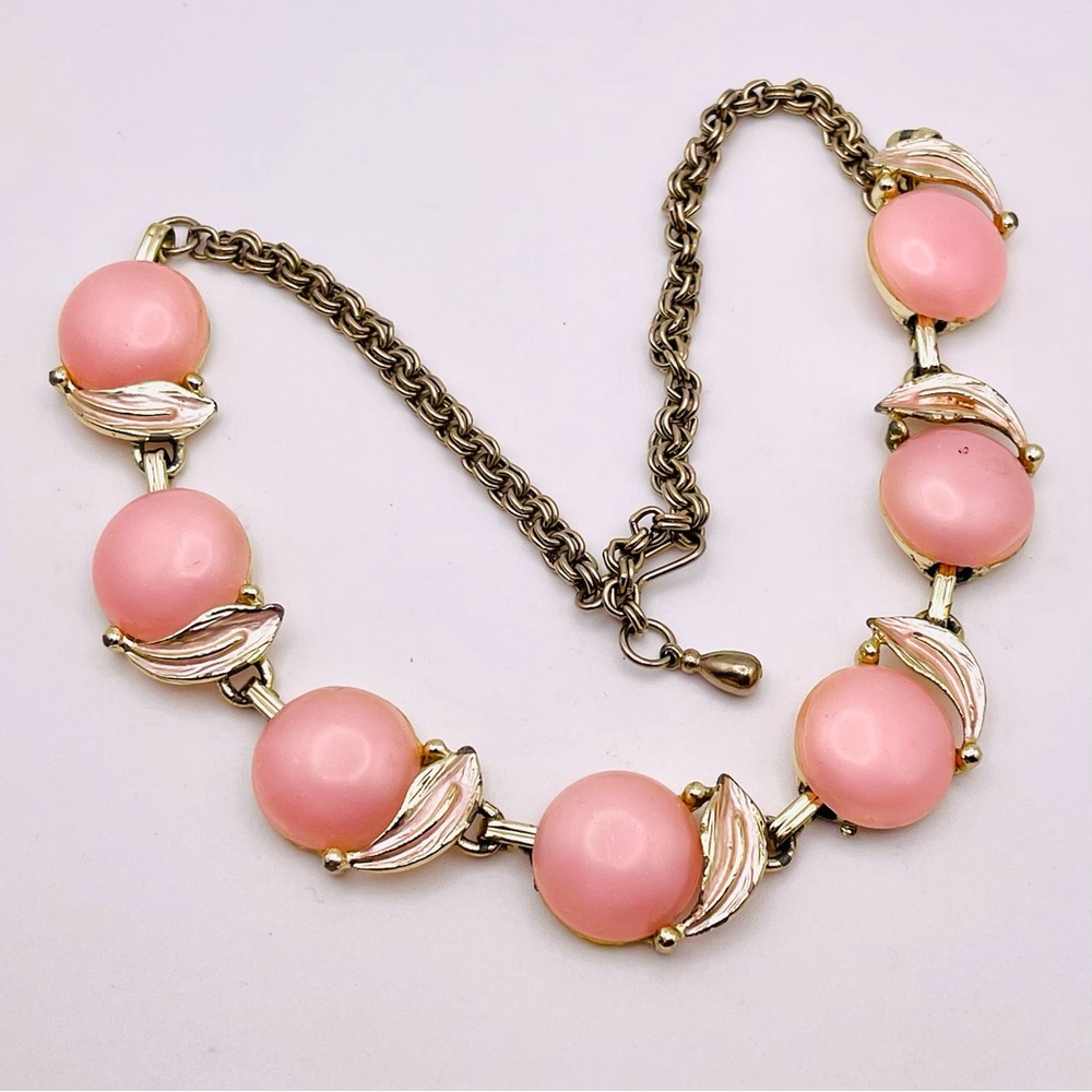 Pretty In Pink Vintage Thermoset Lucite Necklace - Picture 10 of 14